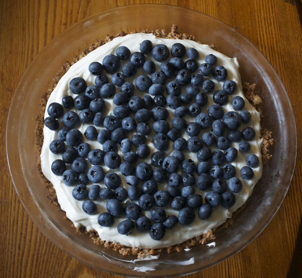 Granola pie